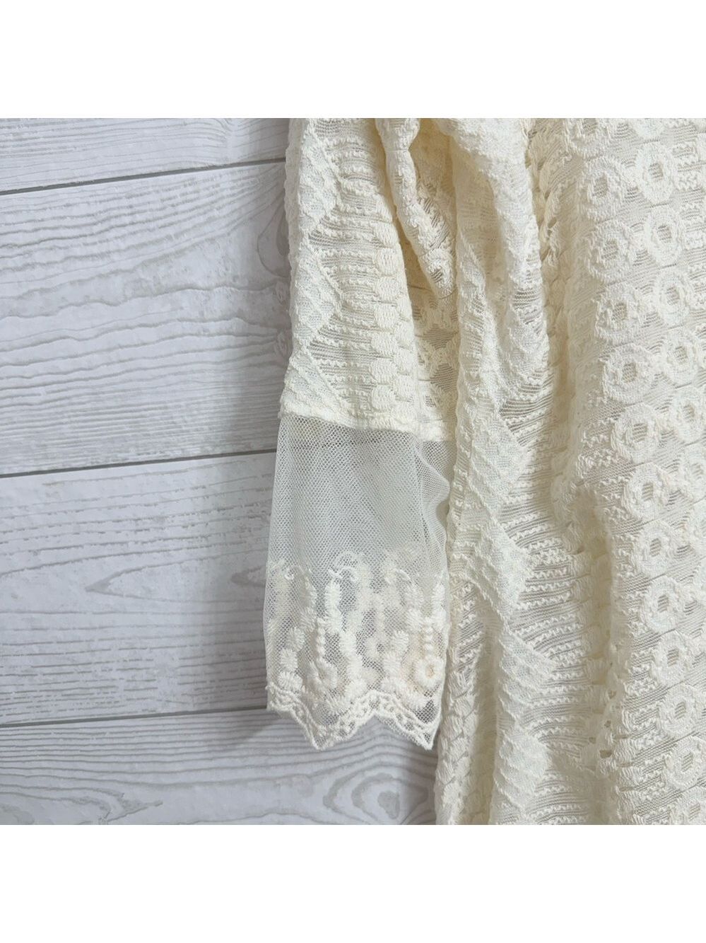 LeModa Women’s Ivory Shear & Lace Boho Top. Size M - Picture 6 of 8